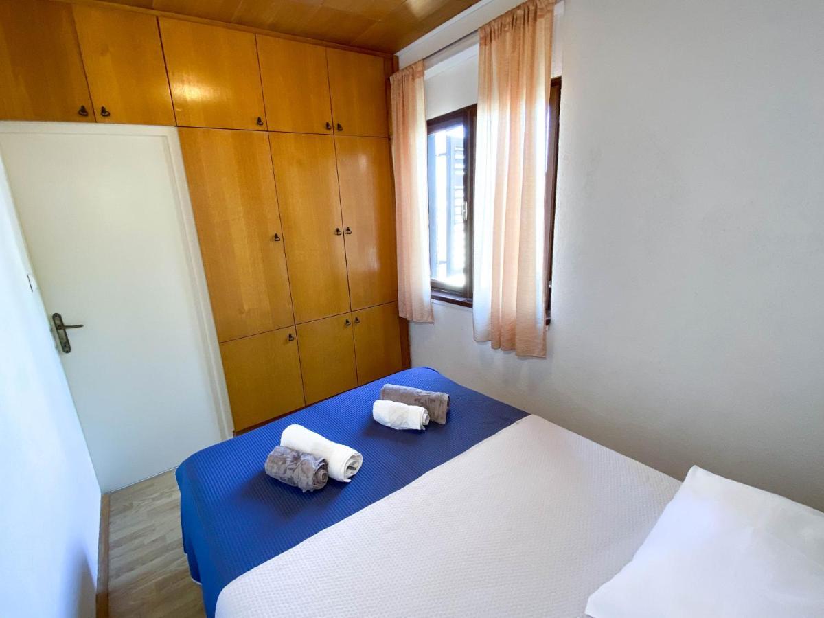 Seaview & Beachfront Apartments Jakov Donji Okrug  Esterno foto