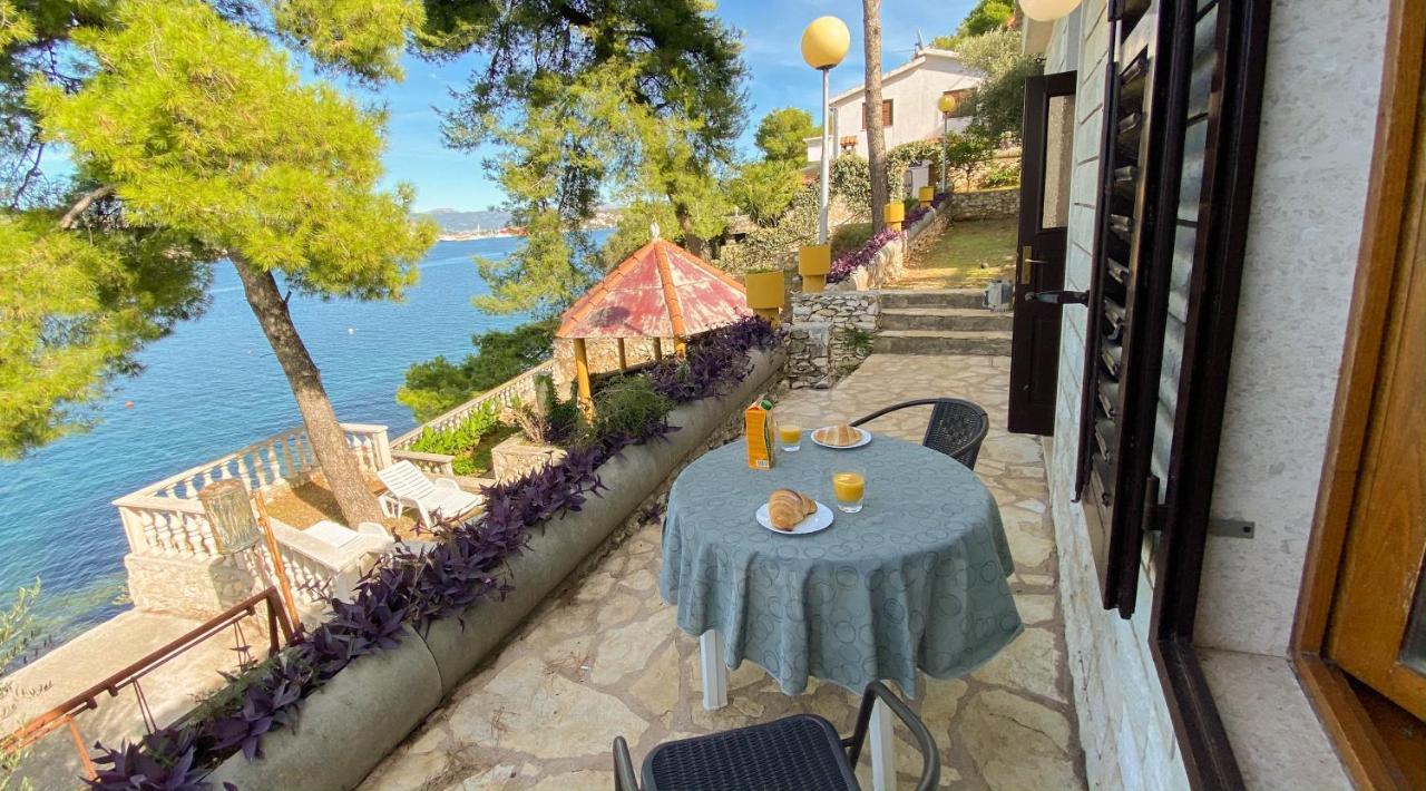 Seaview & Beachfront Apartments Jakov Donji Okrug  Esterno foto