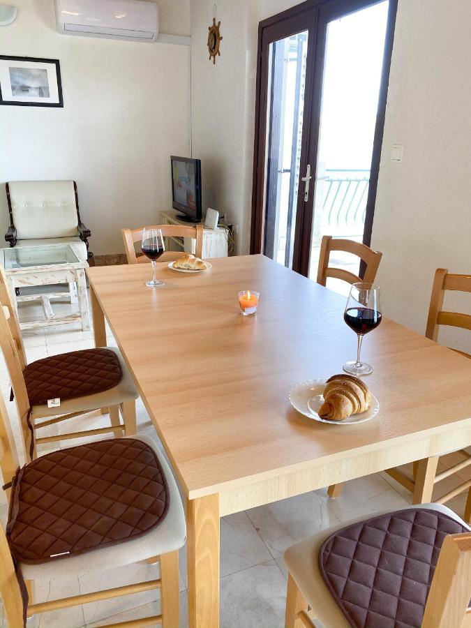 Seaview & Beachfront Apartments Jakov Donji Okrug  Esterno foto