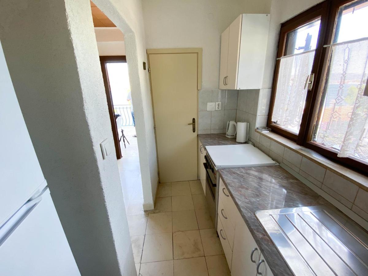 Seaview & Beachfront Apartments Jakov Donji Okrug  Esterno foto