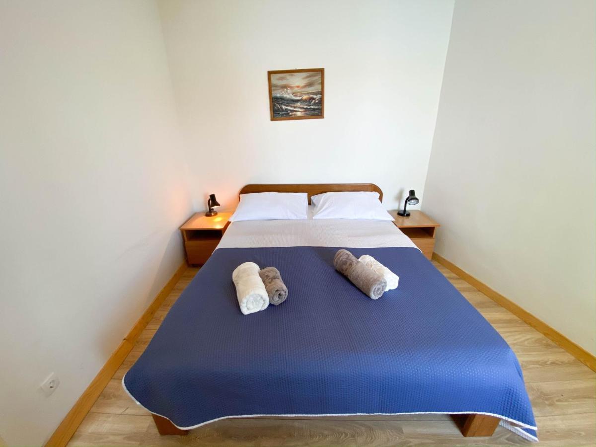 Seaview & Beachfront Apartments Jakov Donji Okrug  Esterno foto