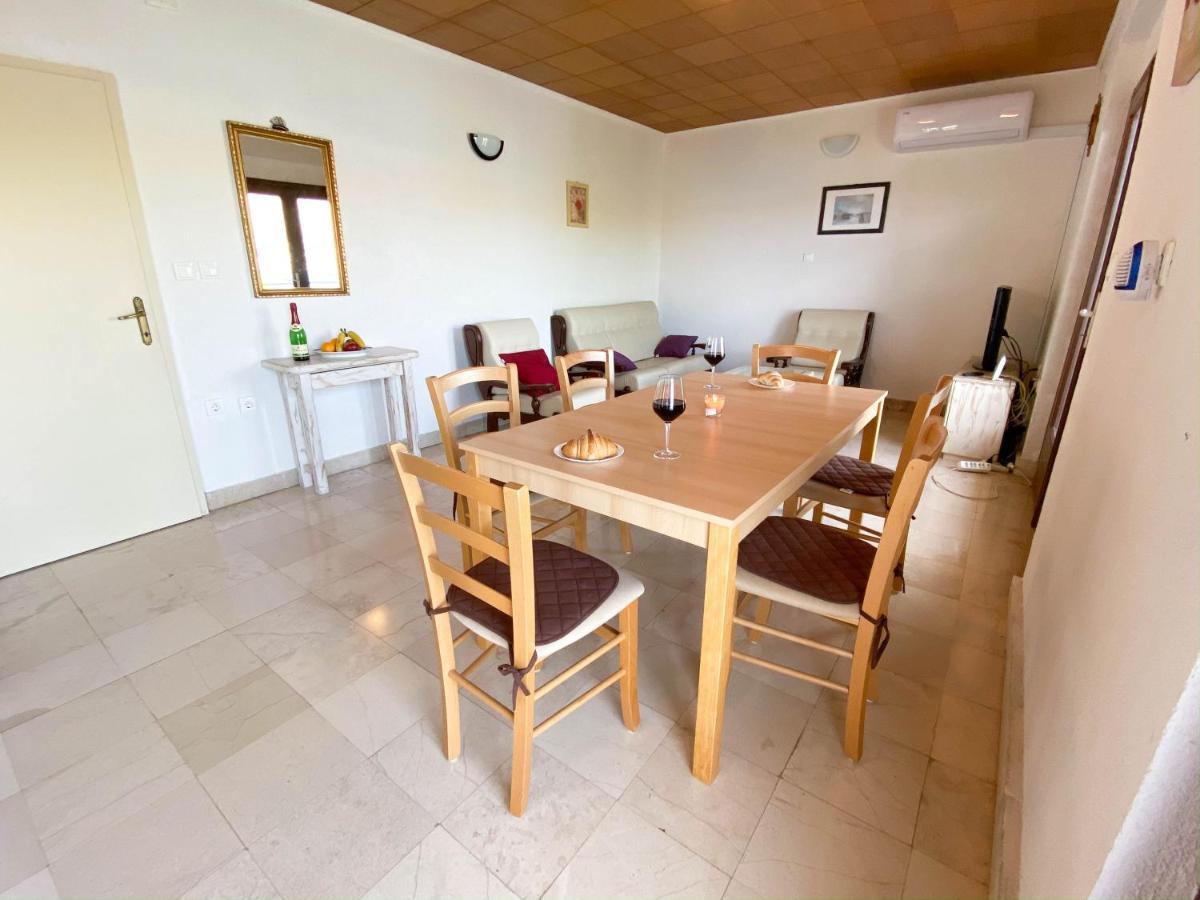 Seaview & Beachfront Apartments Jakov Donji Okrug  Esterno foto