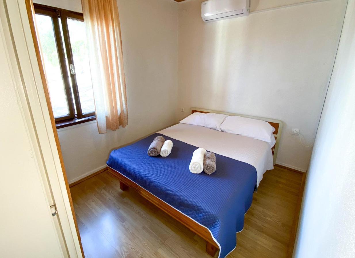 Seaview & Beachfront Apartments Jakov Donji Okrug  Esterno foto