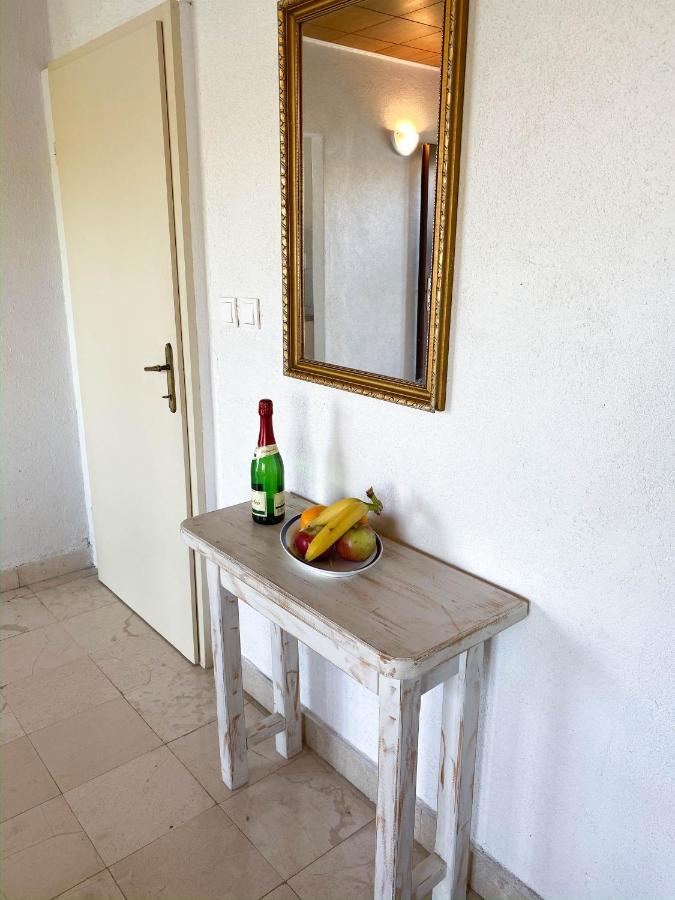 Seaview & Beachfront Apartments Jakov Donji Okrug  Esterno foto