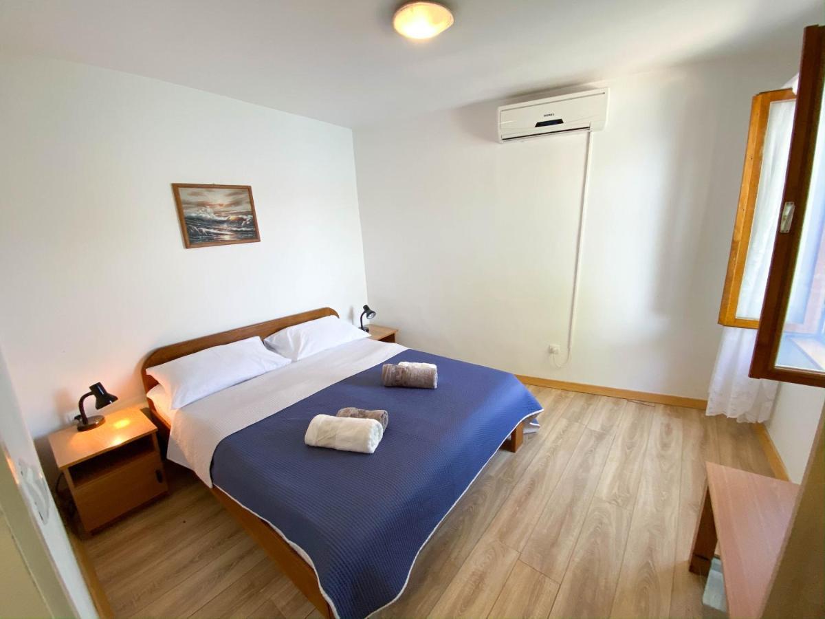 Seaview & Beachfront Apartments Jakov Donji Okrug  Esterno foto