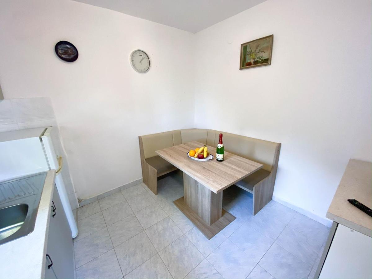 Seaview & Beachfront Apartments Jakov Donji Okrug  Esterno foto