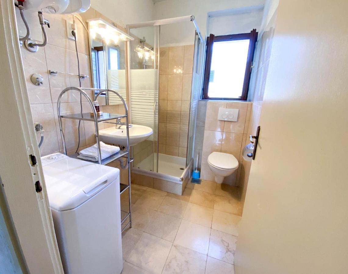 Seaview & Beachfront Apartments Jakov Donji Okrug  Esterno foto
